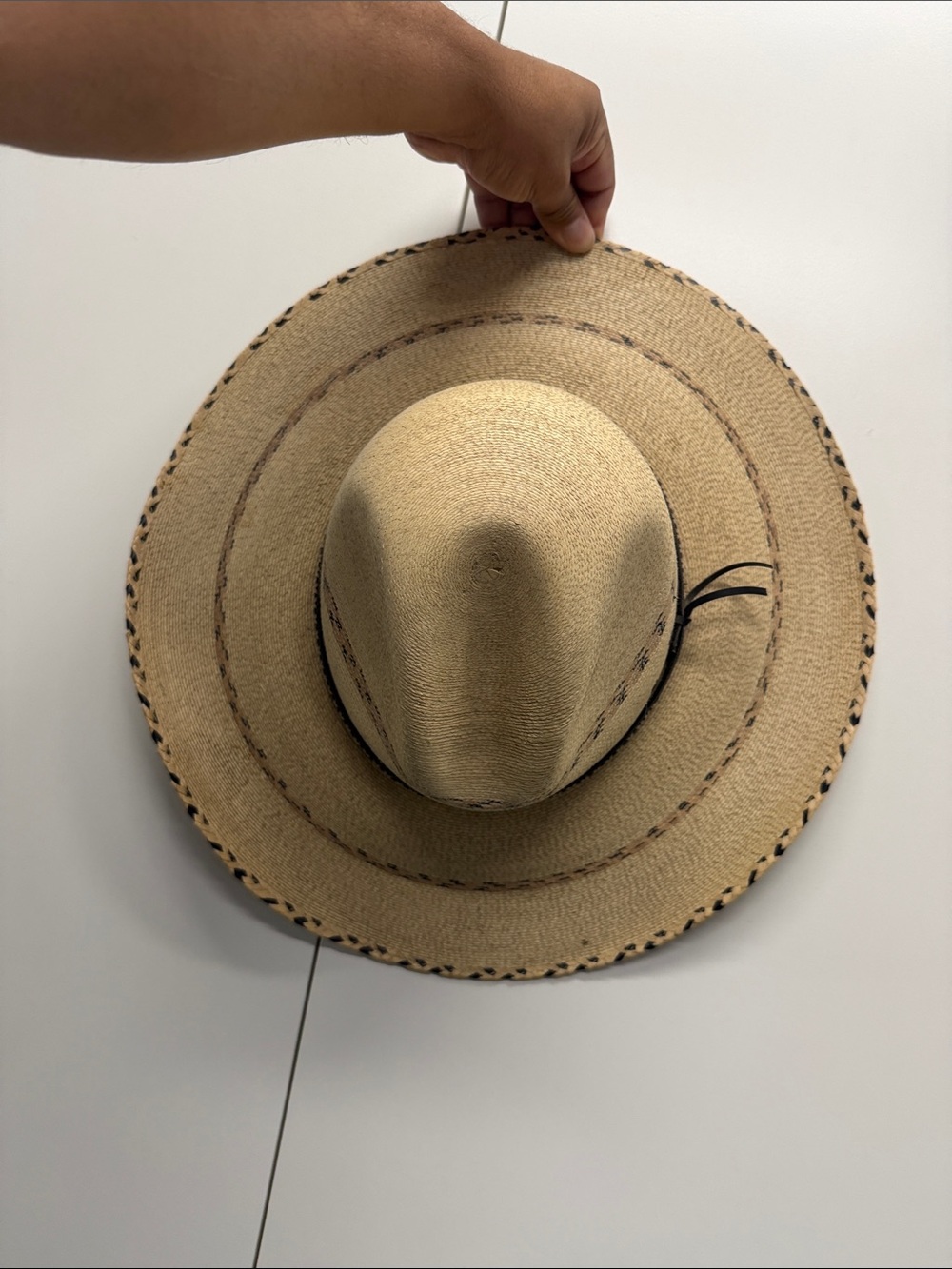 Men's Wide-Brim Straw Hat with Contrast Stitching - Tan